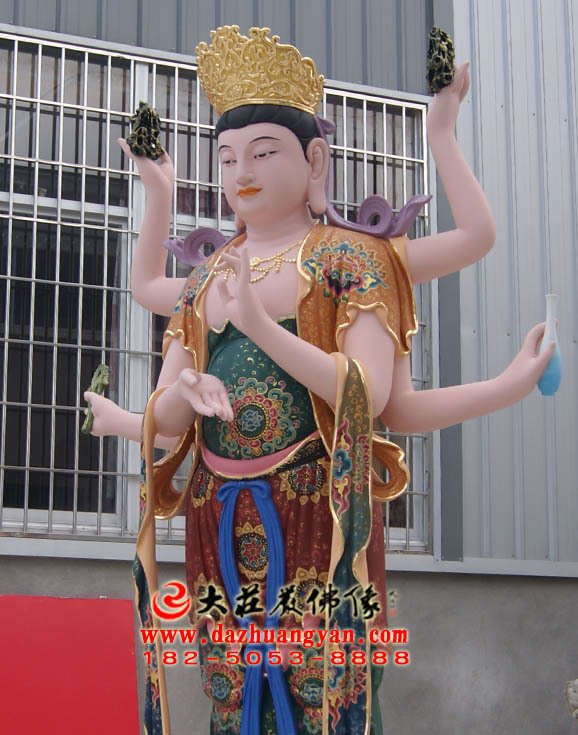 ‌坚牢地神雕塑