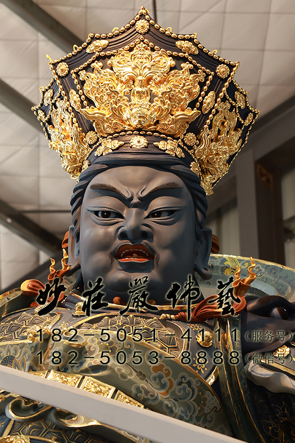 增长天王正面近照